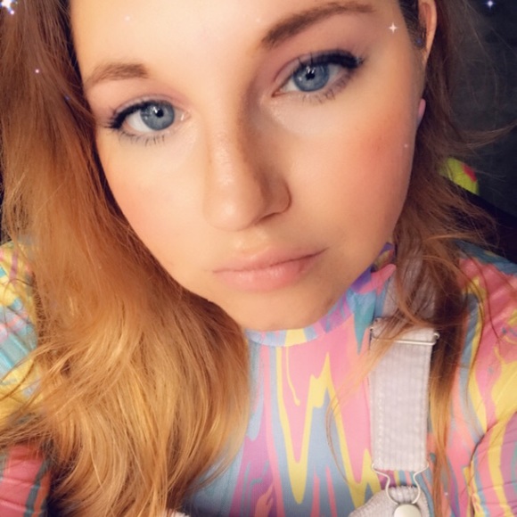 Meet your Posher, Casey - Picture 2 of 3